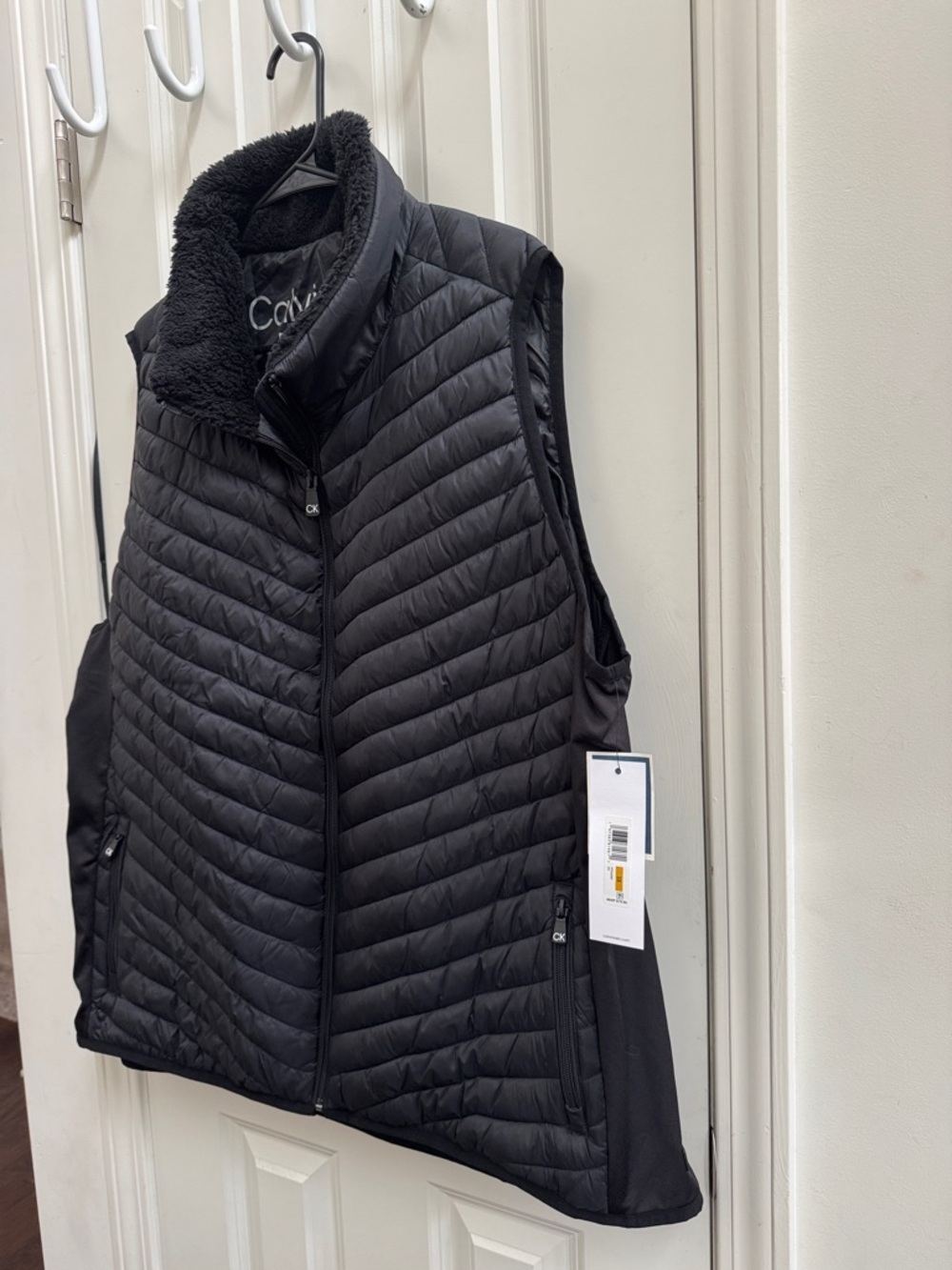 Calvin Klein Black Quilted Performance Vest - Picture 4 of 8